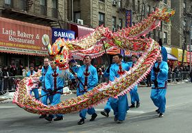 纽约法轮功学员在法拉盛新年游行中展风采