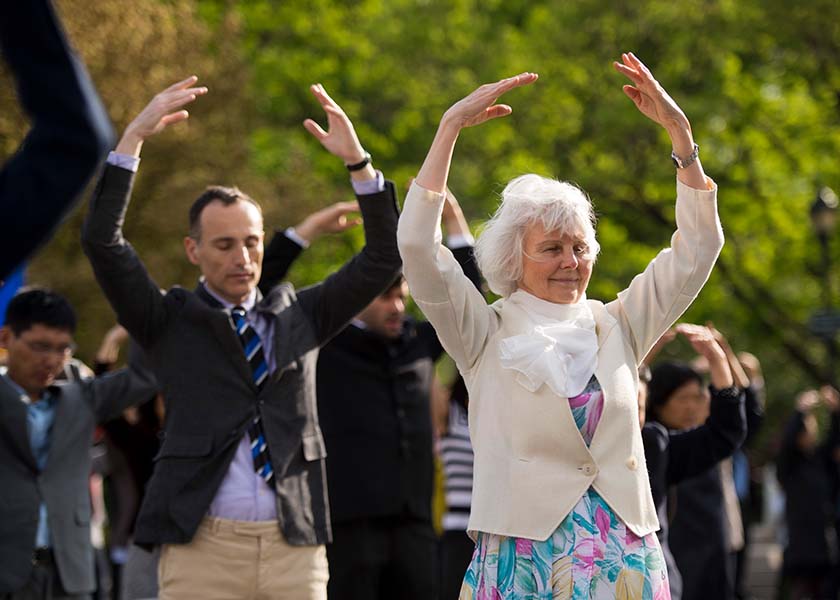 Image for article [Celebrating World Falun Dafa Day] Falun Dafa Gave Me the Unimaginable Joy of Being Illness-free