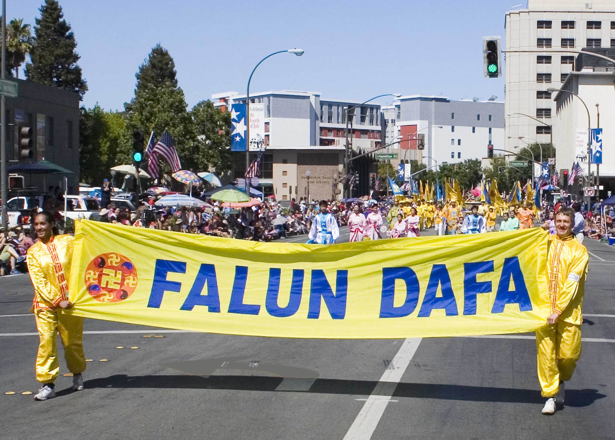 Image for article Redwood City, California: Falun Dafa a Hit at Annual Independence Day Parade (Photos)