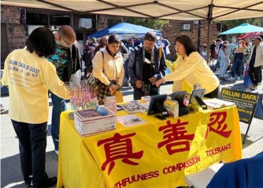 Image for article Albany, New York: Introducing Falun Dafa at Art On Lark Festival