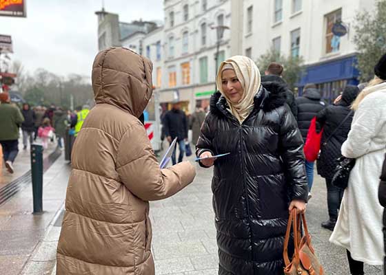 Image for article Ireland: People Praise Falun Dafa’s Principles “Truthfulness-Compassion-Forbearance Concerns the Whole Human Race”