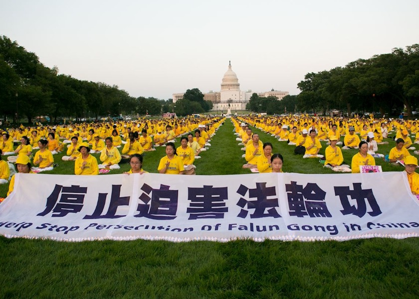 Image for article Washington D.C. Candlelight Vigil Mourns Practitioners Killed During the 24-Year-Long Persecution