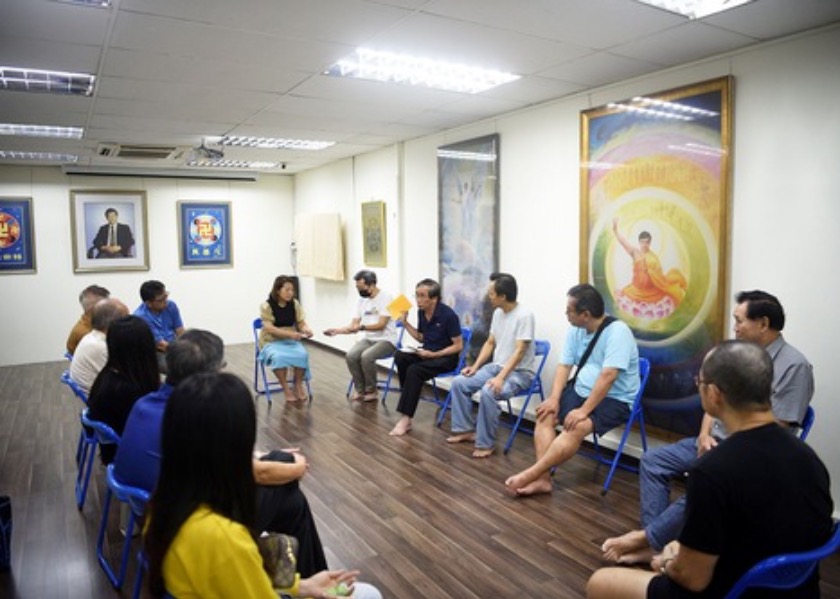 Image for article Singapore: New Students Learn About the Meaning of Life During Nine-Day Falun Dafa Class