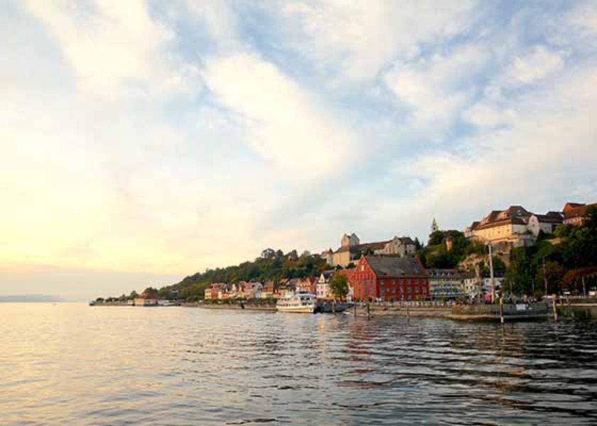 Image for article Meersburg, Germany: Locals Show Their Support to Practitioners to Help End the Persecution