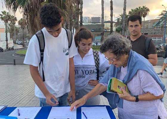 Image for article Las Palmas, Spain: Introducing Falun Gong at Las Palmas Every Week