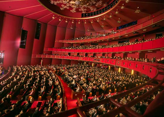 Image for article Shen Yun Performs in the U.S., France, Italy, the U.K., and Japan: “It Brings You Joy”