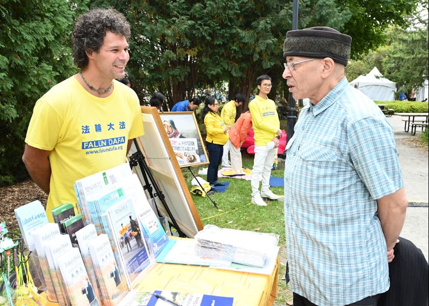 Image for article Canada: Falun Dafa Resonates with People at Quebec Peace Festival