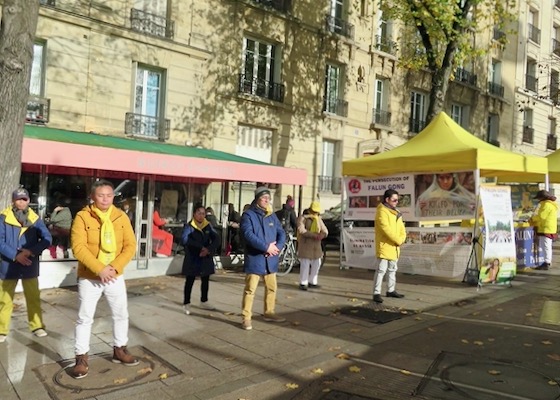 Image for article Paris, France: Raising Awareness of the Persecution During the Salon des Maires