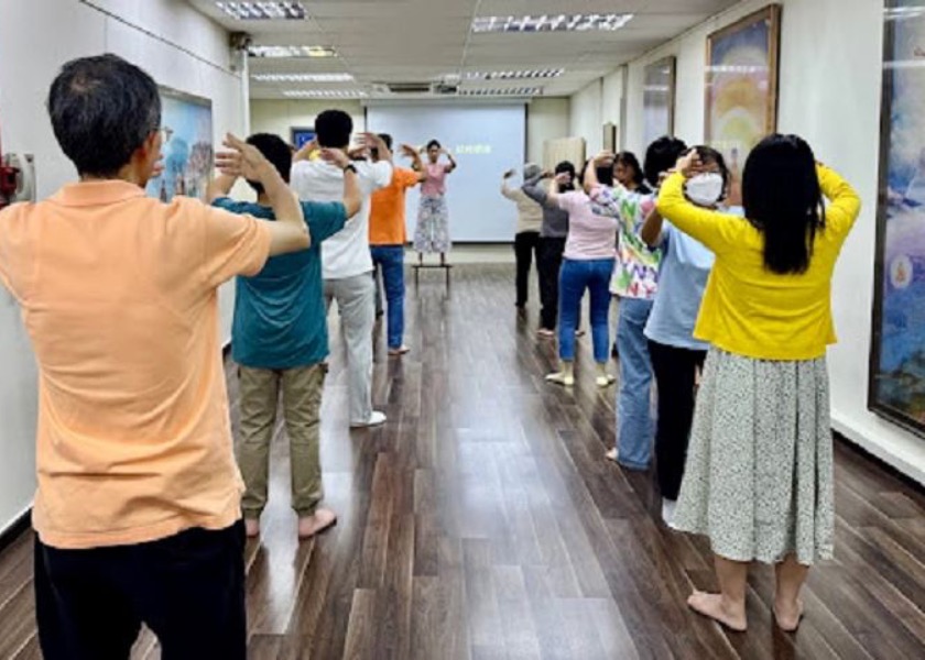 Image for article Singapore: New Students Value Nine-day Falun Dafa Class