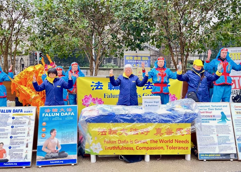 Image for article Ireland: Introducing Falun Dafa at the Lantern Festival in Dublin