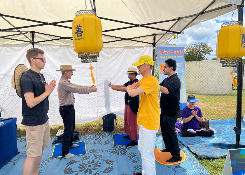 Image for article New Zealand: Introducing Falun Dafa at the Annual Kumeu Show