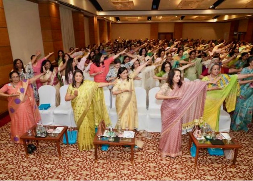 Image for article Practitioners Introduce Falun Gong at an Inner Wheel Training Conference in Mumbai, India