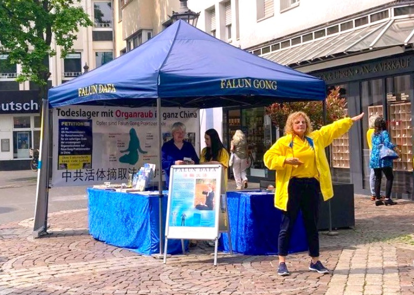 Image for article Siegburg, Germany: Local Residents Resonate with Truthfulness-Compassion-Forbearance