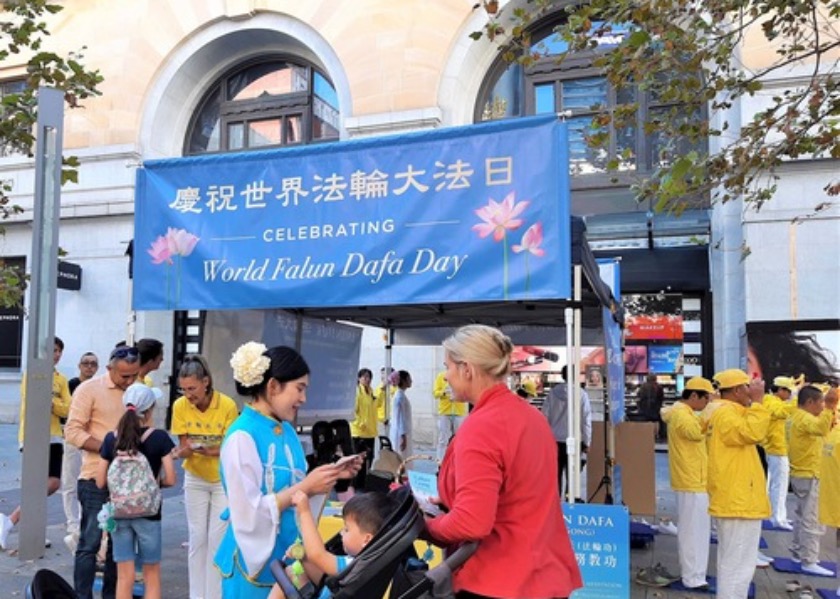Image for article Western Australia: People Praise Practitioners During the World Falun Dafa Day Celebration in Perth