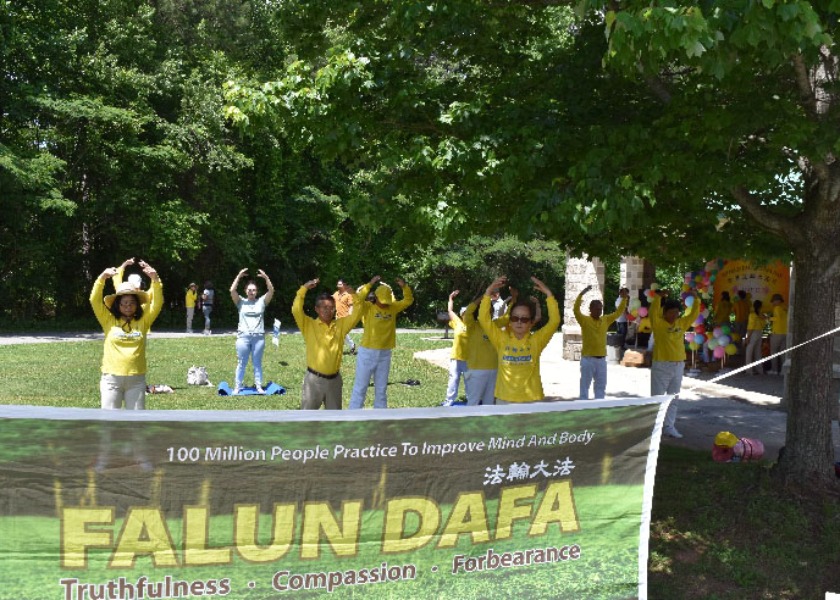 Image for article Practitioners Celebrate World Falun Dafa Day in Georgia