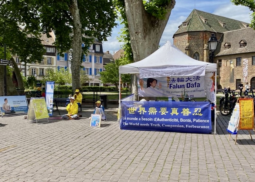 Image for article France: Promoting Falun Dafa at Events in Eastern France