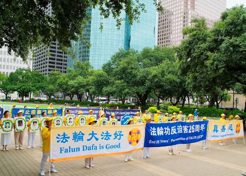 Image for article Houston: Rally Marks 26 Years of Peaceful Efforts to Stop the Persecution of Falun Gong