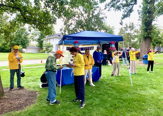 Image for article Chicago: Introducing Falun Gong at the Tapestry Multicultural Festival