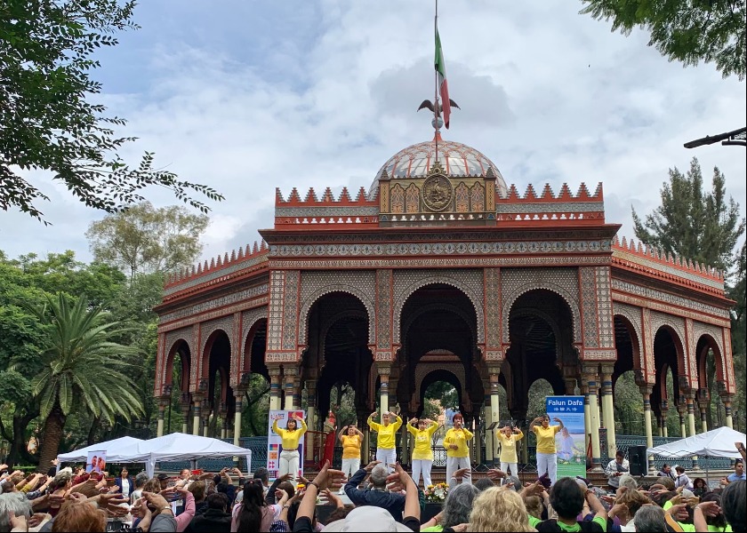 Image for article Mexico: Falun Dafa Inspires Communities During Celebrations in Mexico City and Puebla