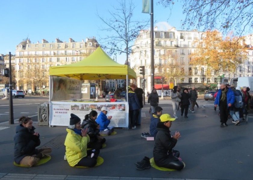 Image for article France: Falun Dafa Information Days Held in Nantes, Amiens, and Paris