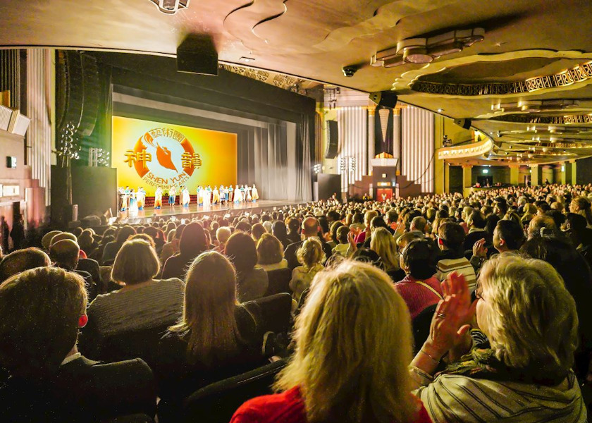 Image for article Florida: Mayor of Wilton Manors Designates February Shen Yun Performing Arts Month