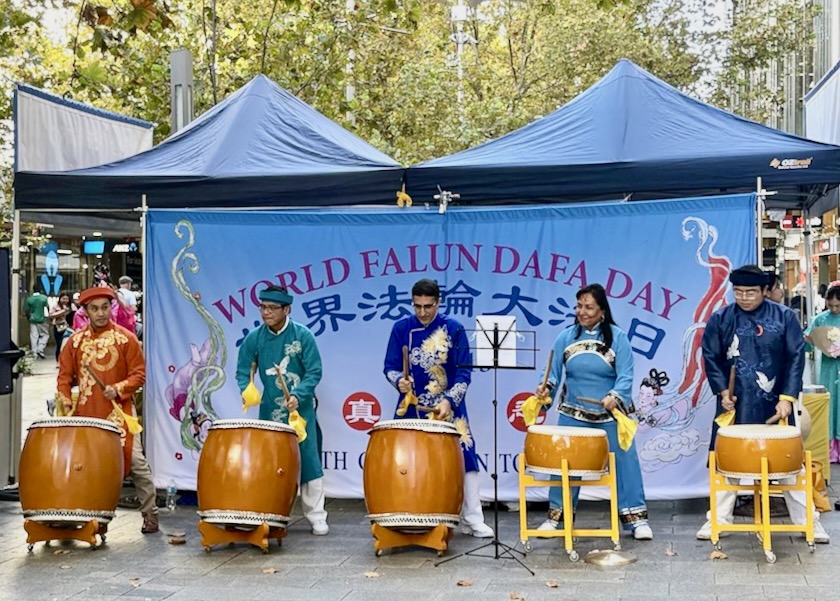 Image for article Perth, Australia: People Compliment Falun Dafa During Celebration
