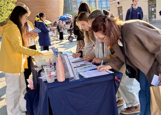 Image for article Finland: Falun Dafa Warmly Welcomed at the World Village Festival