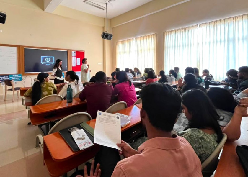Image for article India: University Students Learn About the Persecution of Falun Dafa and China’s Forced Organ Harvesting