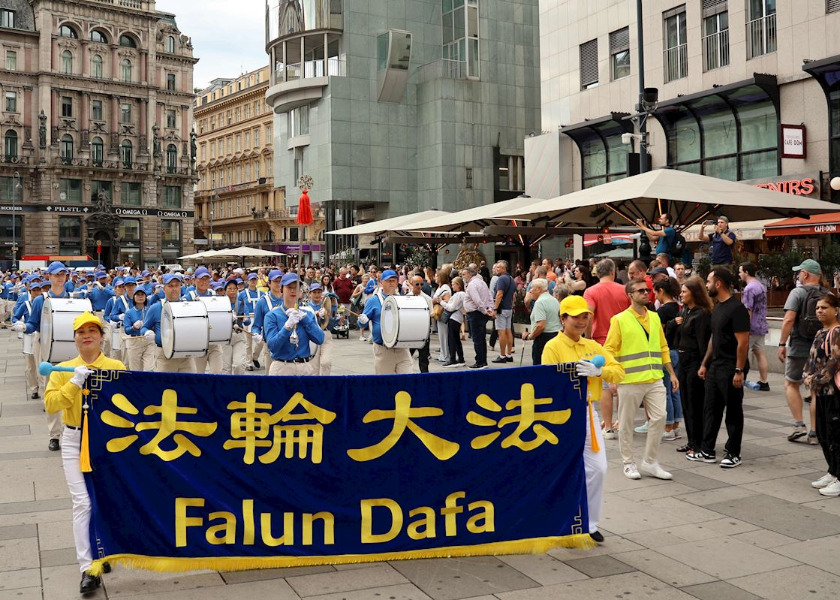 Image for article Public Support For Falun Dafa in Vienna