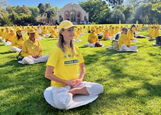 Image for article Falun Dafa Practitioners in Australia Hold Group Morning Exercises and Share Their Cultivation Stories